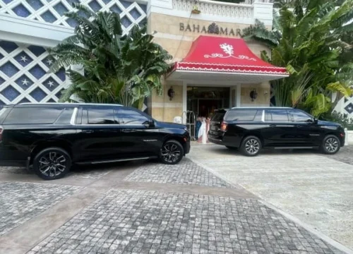 Hotel pickup and drop-off Nassau